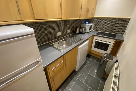 3 bedroom flat to rent, Glen Street, Edinburgh, Midlothian, EH3
