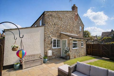 undefined, High Street*Charming Semi Detached Period Cottage* Sunny Private Garden*Off Street Parking 2-3 Cars*