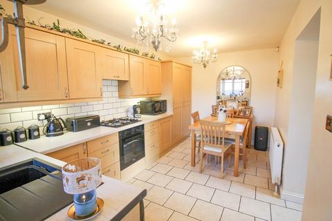 undefined, High Street*Charming Semi Detached Period Cottage* Sunny Private Garden*Off Street Parking 2-3 Cars*