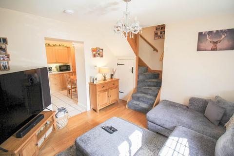 undefined, High Street*Charming Semi Detached Period Cottage* Sunny Private Garden*Off Street Parking 2-3 Cars*