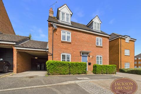 4 bedroom detached house for sale, Snowshill Close, Middlemore, NN11 8AA