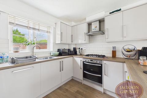 4 bedroom detached house for sale, Snowshill Close, Middlemore, NN11 8AA