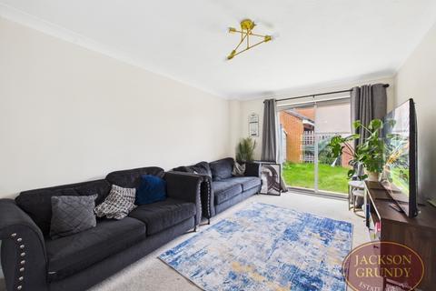 4 bedroom detached house for sale, Snowshill Close, Middlemore, NN11 8AA