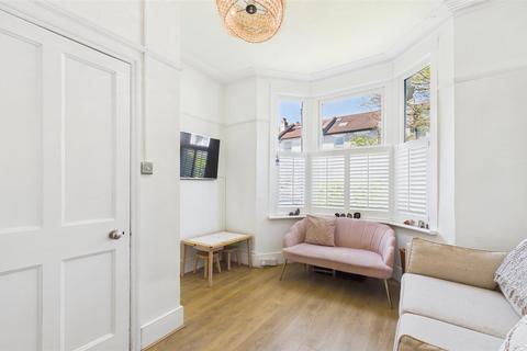 1 bedroom flat for sale, Fotheringham Road, Enfield