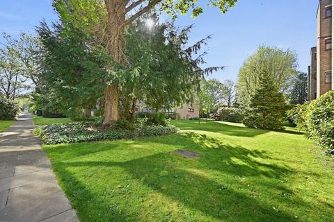 Studio for sale, Kent Avenue, Ealing