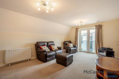 2 bedroom apartment for sale, Oakfield Court, Crofts Bank Road, Urmston, Manchester, M41 0AA