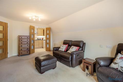 2 bedroom apartment for sale, Oakfield Court, Crofts Bank Road, Urmston, Manchester, M41 0AA