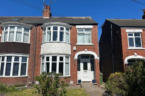 End of terrace house - Kingston Road, Willerby, Hull