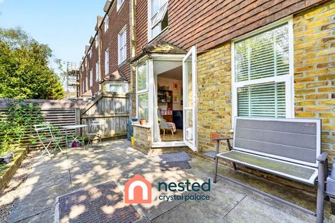 1 bedroom flat for sale, Battenberg Walk, London SE19