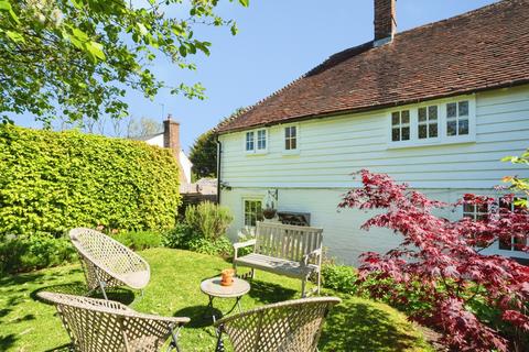 3 bedroom end of terrace house for sale, Johns Cross Road, Robertsbridge, East Sussex, TN32