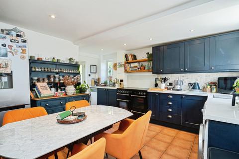 3 bedroom end of terrace house for sale, Johns Cross Road, Robertsbridge, East Sussex, TN32