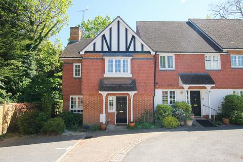 2 bedroom semi-detached house for sale, Harding Place, Wokingham, RG40