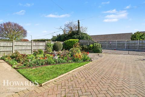 3 bedroom detached bungalow for sale, Drift Road, Caister-on-Sea