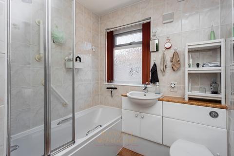 2 bedroom semi-detached bungalow for sale, Smallmead, Horley RH6