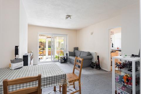 2 bedroom semi-detached bungalow for sale, Smallmead, Horley RH6