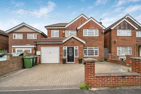 Chesterfield Road, Ashford, TW15