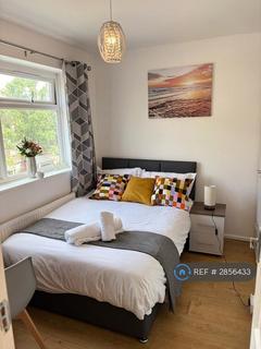 4 bedroom terraced house to rent, Ampleforth Road, London, SE2
