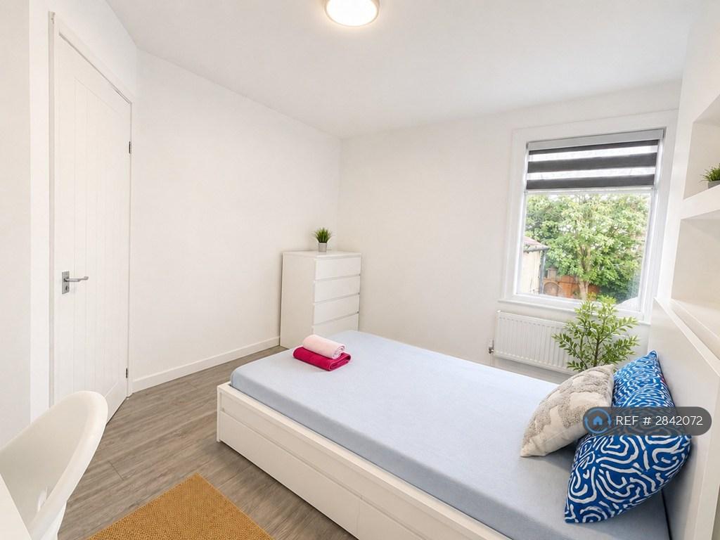 House in London - View 2