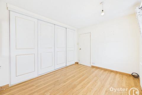 4 bedroom terraced house for sale, Meadfield, Edgware, HA8