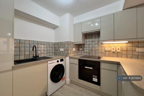 1 bedroom flat to rent, Pennington Court, London, E1W