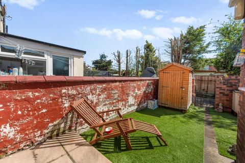 2 bedroom terraced house to rent, St. Helens Road, Leigh, WN7