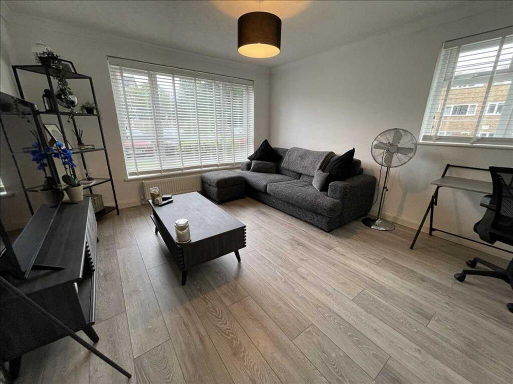 Apartment in Birmingham, Lyndon Green - View 4