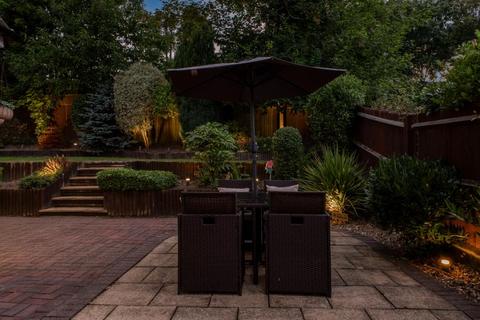 4 bedroom detached house to rent, 9 LAMBLY HILL VIRGINIA WATER SURREY