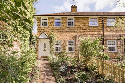 Thames Street, Hampton TW12