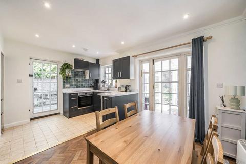 2 bedroom house for sale, Thames Street, Hampton TW12
