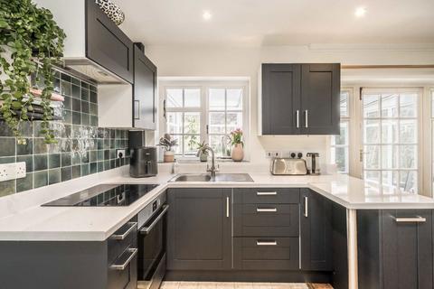 2 bedroom house for sale, Thames Street, Hampton TW12