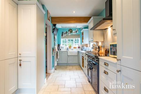 undefined, Bradenstoke, SN15 4