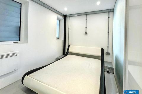 1 bedroom apartment to rent, Scout Way, London