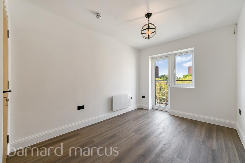 Apartment in LONDON - View 3