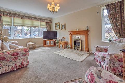 2 bedroom detached bungalow for sale, King Richard Road, Hinckley