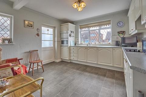 2 bedroom detached bungalow for sale, King Richard Road, Hinckley