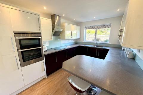 5 bedroom detached house for sale, Warley Dene, Warley, Halifax