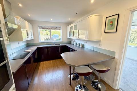 5 bedroom detached house for sale, Warley Dene, Warley, Halifax