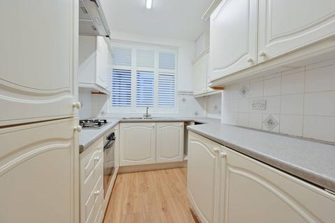 2 bedroom flat to rent, The Rutts, Bushey, Bushey Heath, WD23