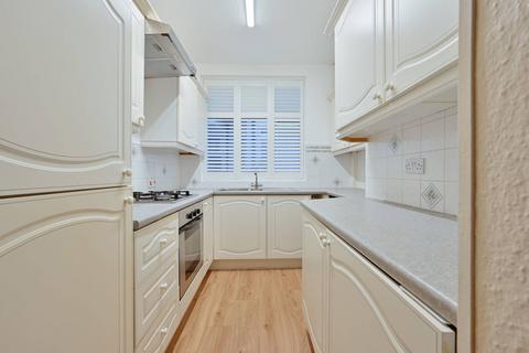 2 bedroom flat to rent, The Rutts, Bushey, Bushey Heath, WD23