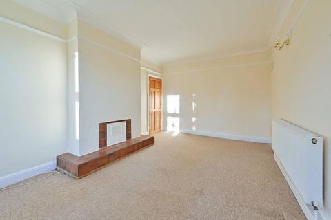 2 bedroom flat to rent, The Rutts, Bushey, Bushey Heath, WD23