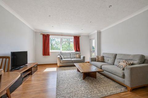 2 bedroom flat for sale, Jordans Close, Boxgrove, Guildford, GU1