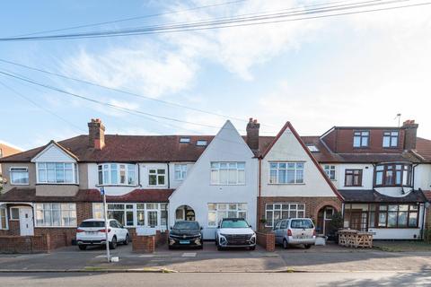 4 bedroom terraced house for sale, Meopham Road, Streatham Vale, Mitcham, CR4