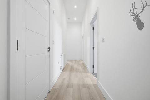 2 bedroom flat for sale, The Oaks, Chigwell