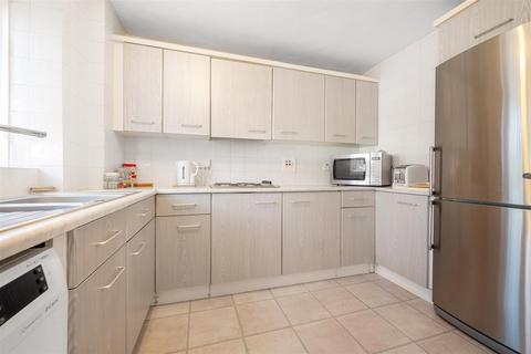1 bedroom flat for sale, Groombridge House, Croydon Road, Penge, London, SE20