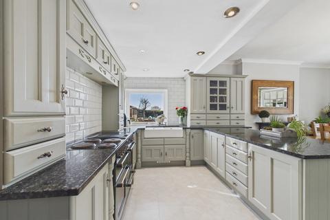 3 bedroom farm house for sale, Hardwick Lane, Aston