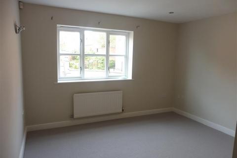 3 bedroom apartment to rent, Lower High Street, STOURBRIDGE, DY8