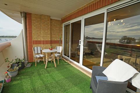 2 bedroom apartment for sale, Victory House, Port Solent PO6