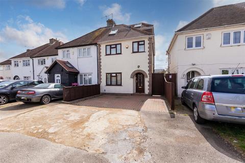 4 bedroom semi-detached house for sale, Charter Road, Cippenham