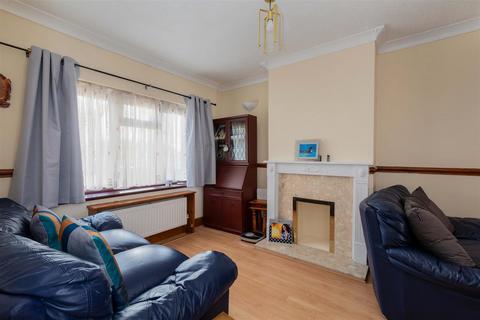 4 bedroom semi-detached house for sale, Charter Road, Cippenham