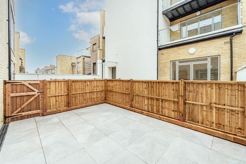 2 bedroom flat to rent, Walworth Road, Elephant and Castle, London, SE17